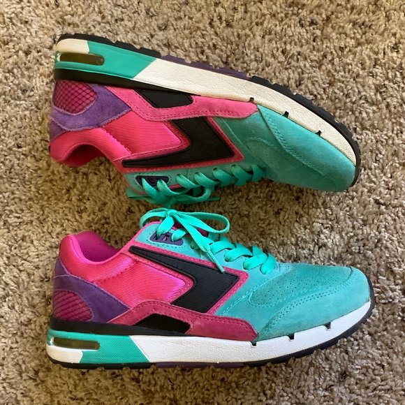 **SOLD** Brooks 'Fusion Heritage Collection' - Picture 2 of 3